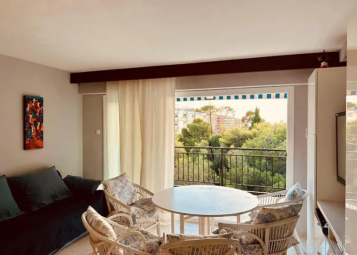 Rhasimar Centro サロウ